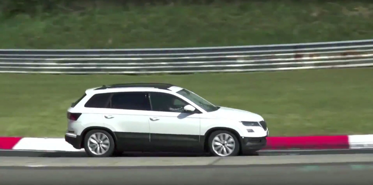 Skoda Karoq 2018: новое видео компактного кроссовера Шкода