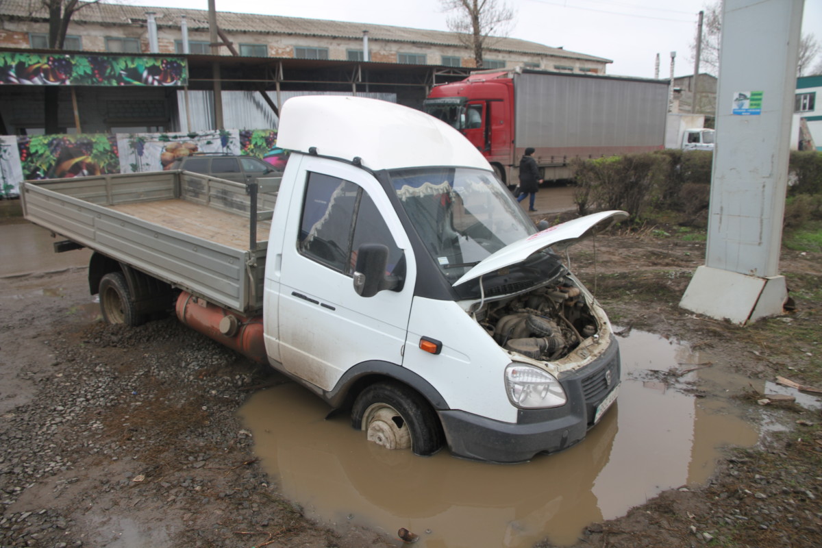 Украина ввела новые санкции против российских автозаводов