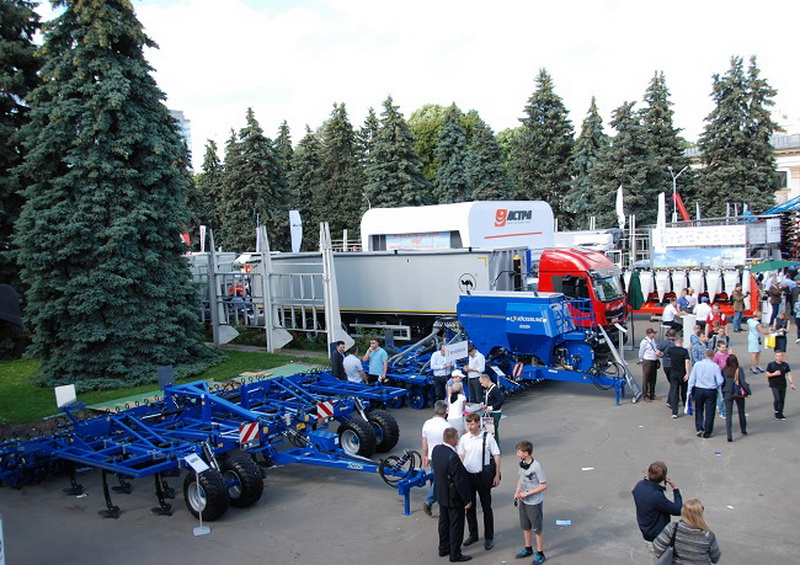 На выставке АГРО