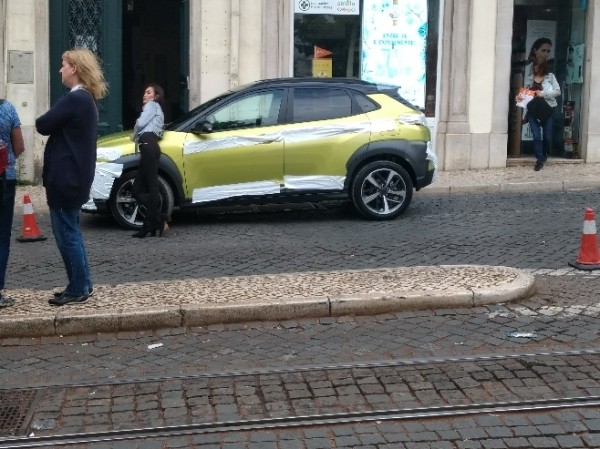 Hyundai Kona 2018: новые фото маленького кроссовера