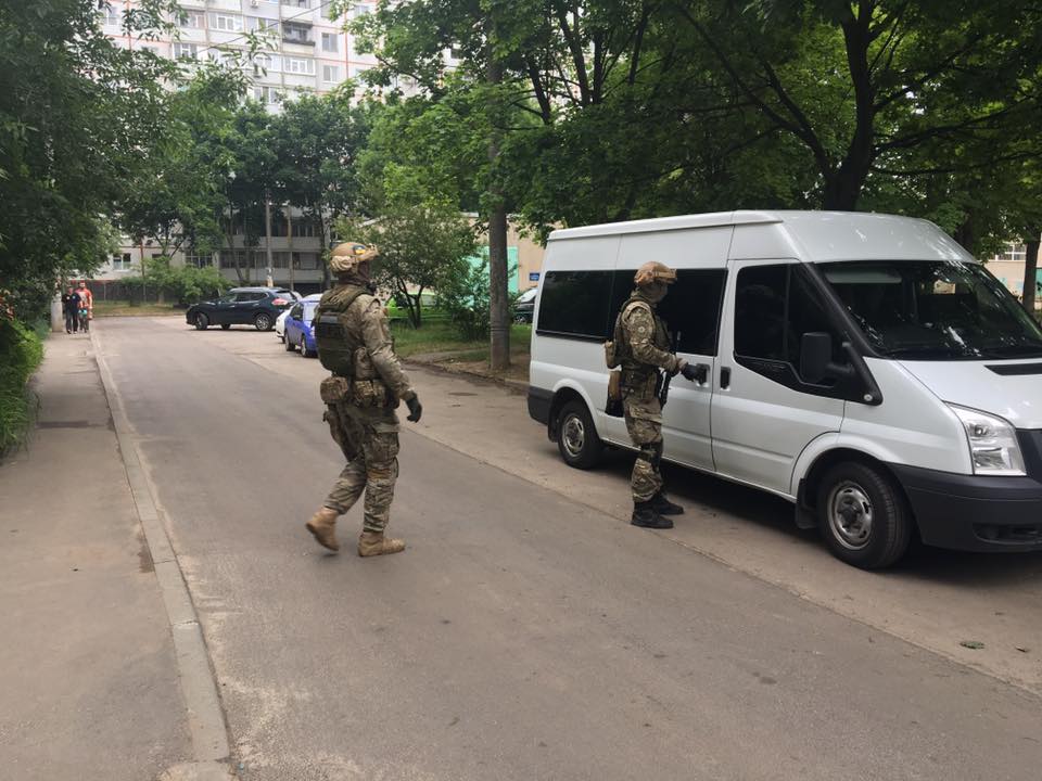 В Харькове спецназ устроил облаву на владельцев нерастаможенных авто
