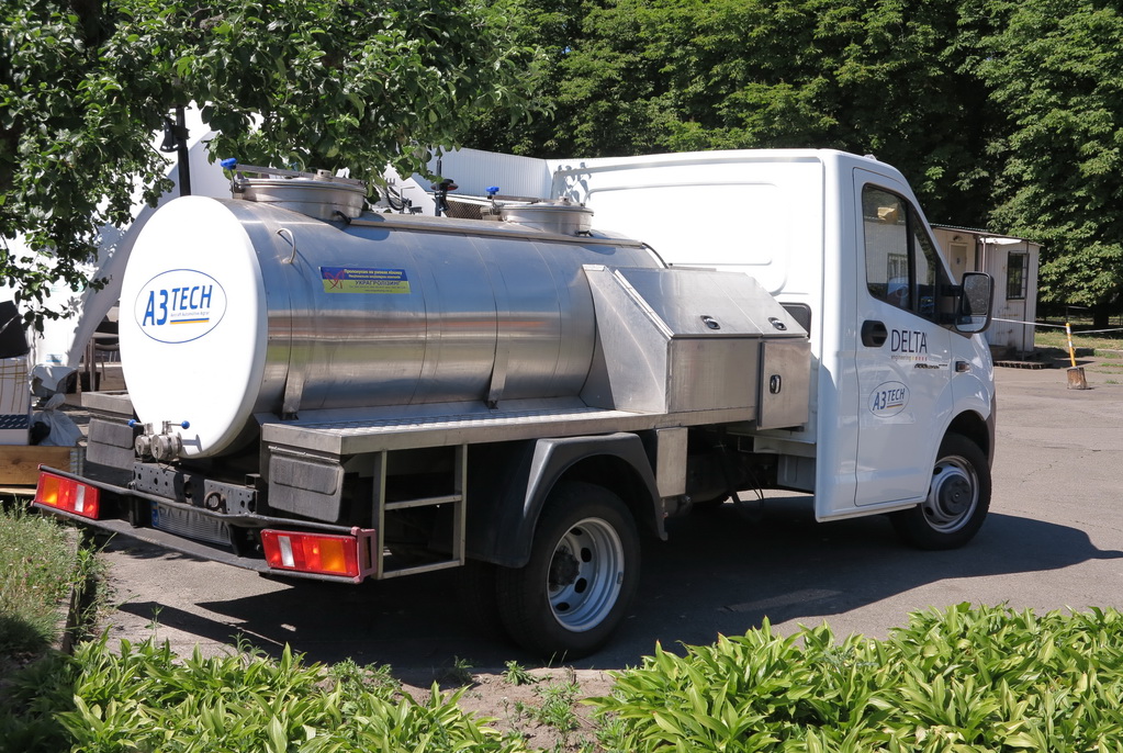 Молочный комбайн на колесах: уникальный экспонат «Агро-2017»