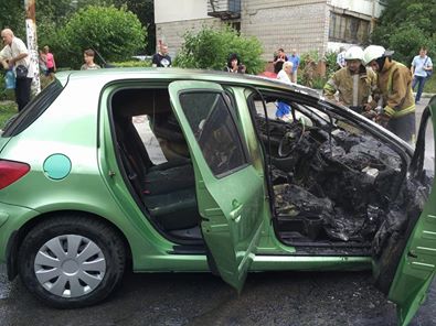 В Киеве на ходу загорелся автомобиль 