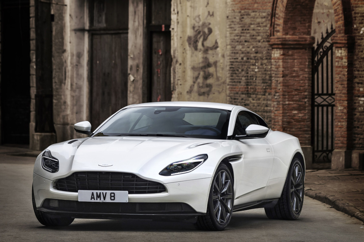 Представлен первый суперкар Aston Martin с двигателем Mercedes