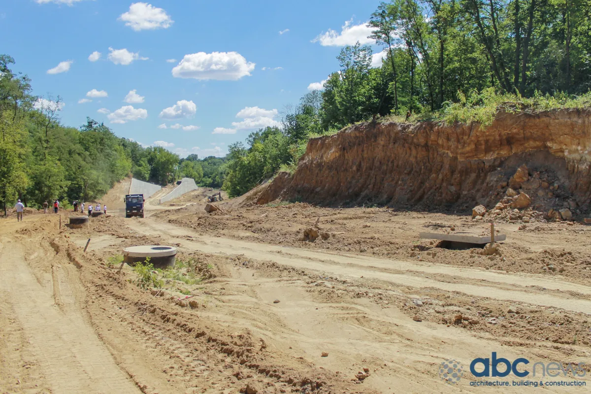 Новая дорога сократит путь из центра в аэропорт «Киев» Новая дорога сократит путь из центра в аэропорт «Киев»