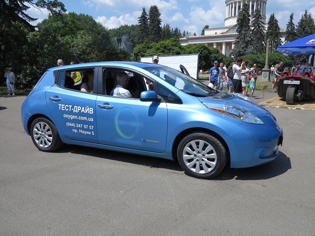 Сколько электромобилей зарегистрировано в Украине