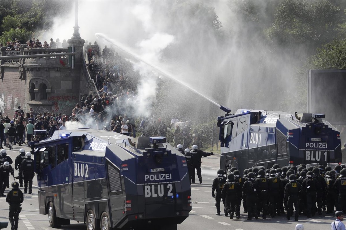 Water Cannon 10000