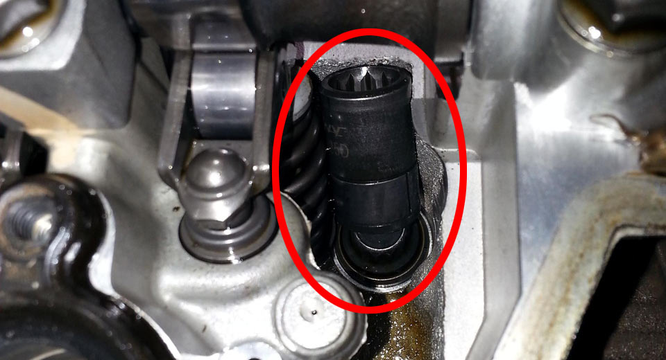 В двигателе Mitsubishi Lancer Evo обнаружили неожиданную находку