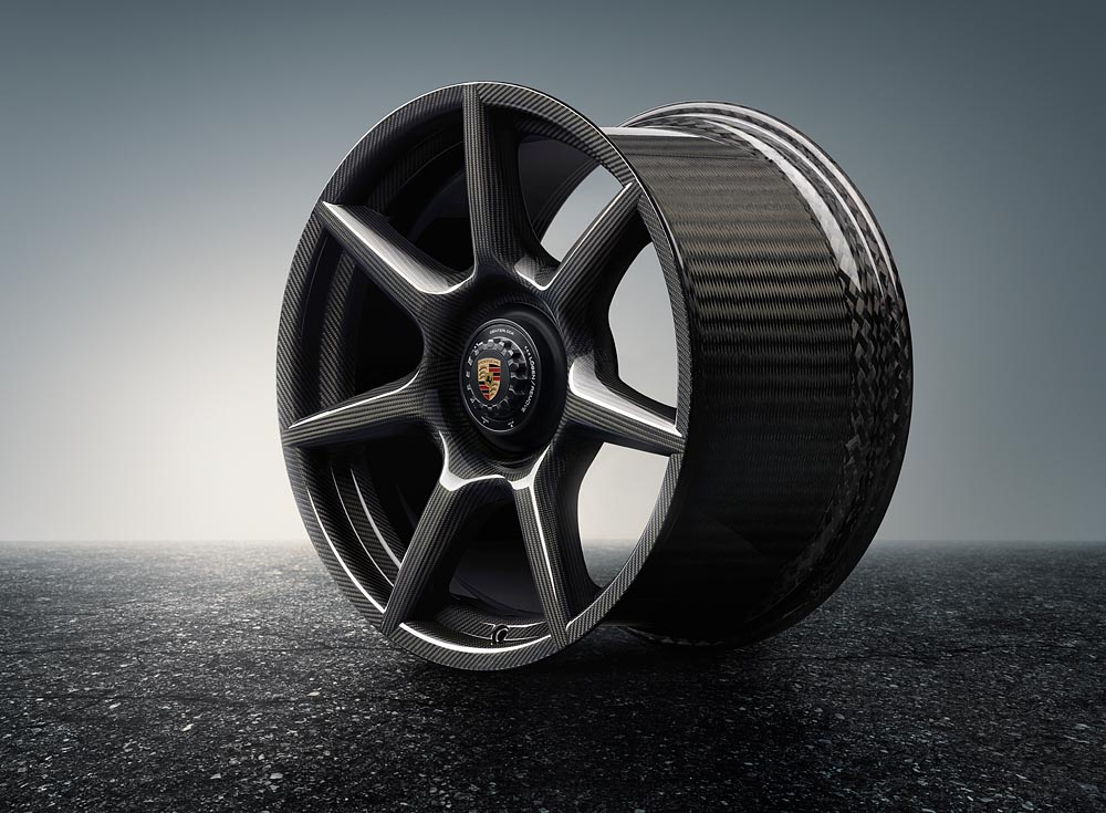 Porsche 911 Turbo получил колесные диски из чистого карбона