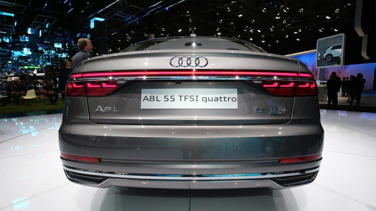 Новая Audi A8 2017: фото и видео с Франкфуртского автосалона