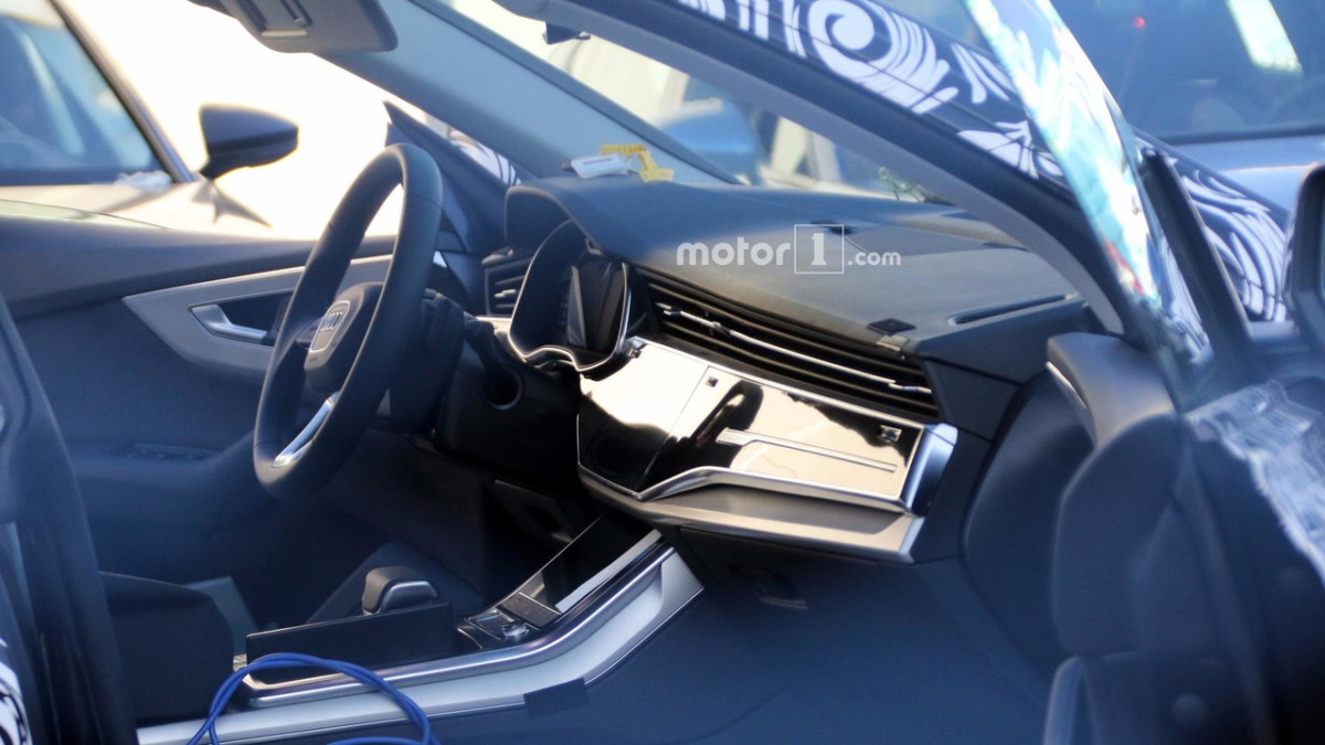 Интерьер нового Audi Q8 2018 полностью рассекречен