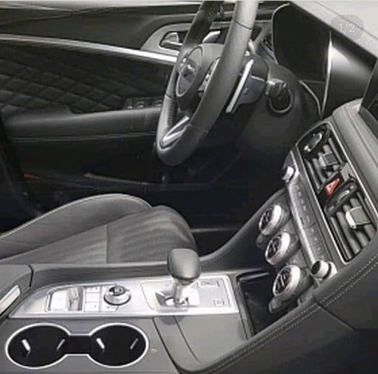 Новый премиум-седан Genesis G70 впервые засняли на дорогах