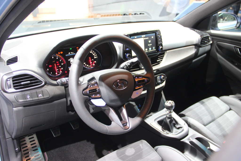 Hyundai i30 N: корейский конкурент VW Golf GTI