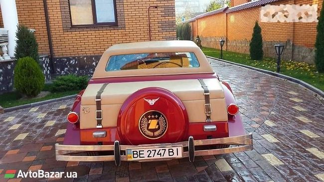 В Украине продается эксклюзивный автомобиль в стиле 30-х годов