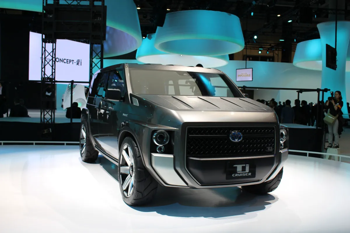 В Токио представлен внедорожный минивэн на базе новой Toyota Camry В Токио представлен внедорожный минивэн на базе новой Toyota Camry