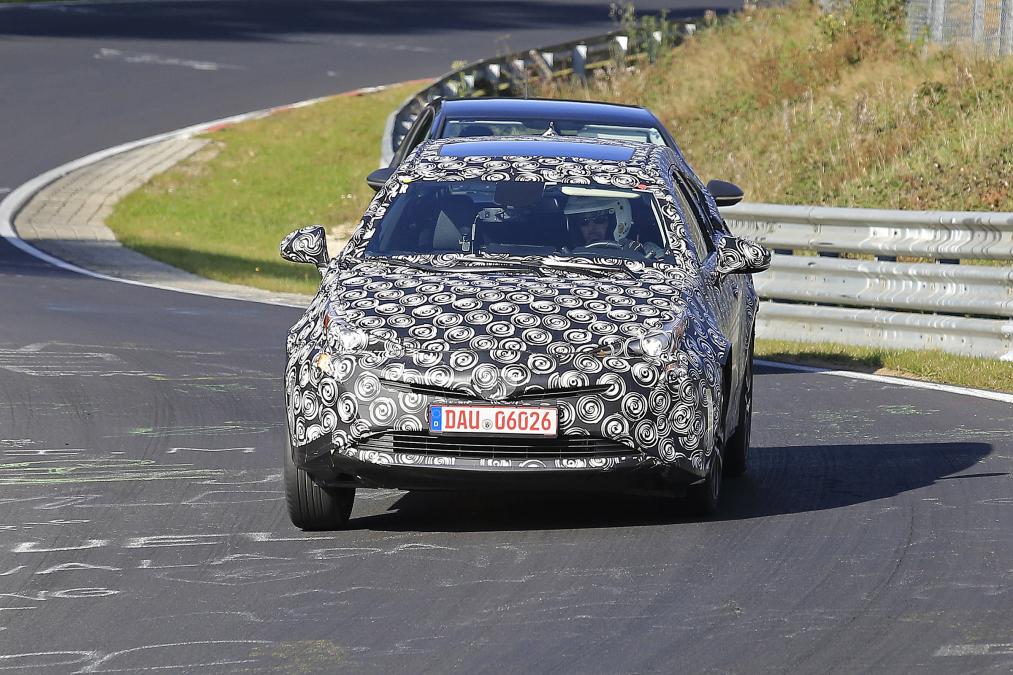 Toyota Prius SUV: первые фото гибридного кроссовера Тойота Toyota Prius SUV: первые фото гибридного кроссовера Тойота