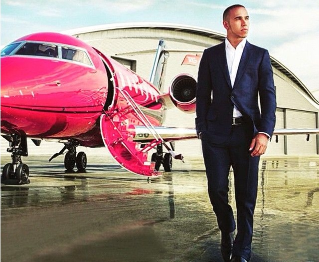 Чемпиона Формулы 1 подозревают в уклонении от уплаты налогов 