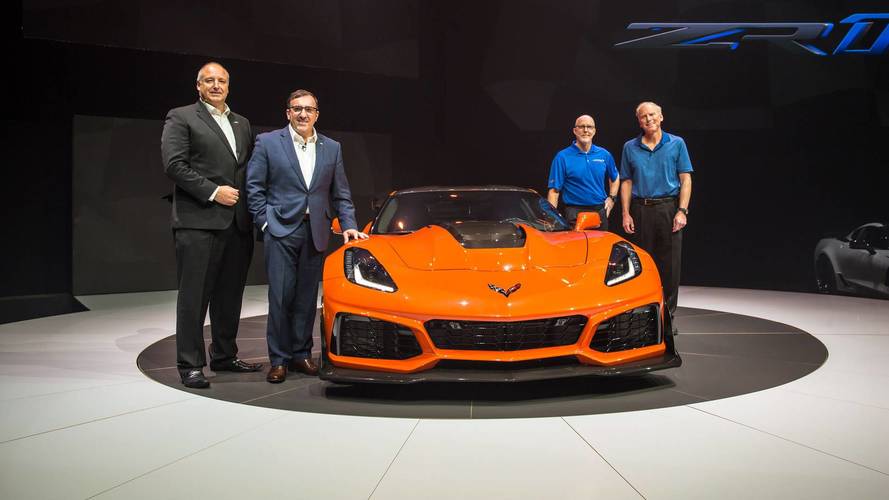 Первые живые фото самого быстрого Chevrolet Corvette ZR1 2018 Первые живые фото самого быстрого Chevrolet Corvette ZR1 2018