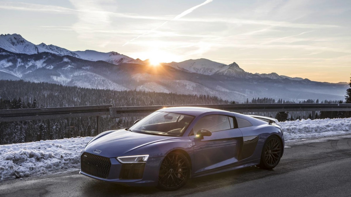 Заряженные купе Audi испытали на заснеженных горных склонах (видео)