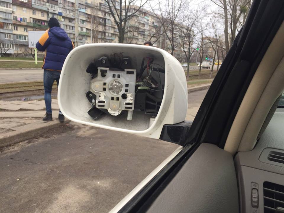 кража зеркал