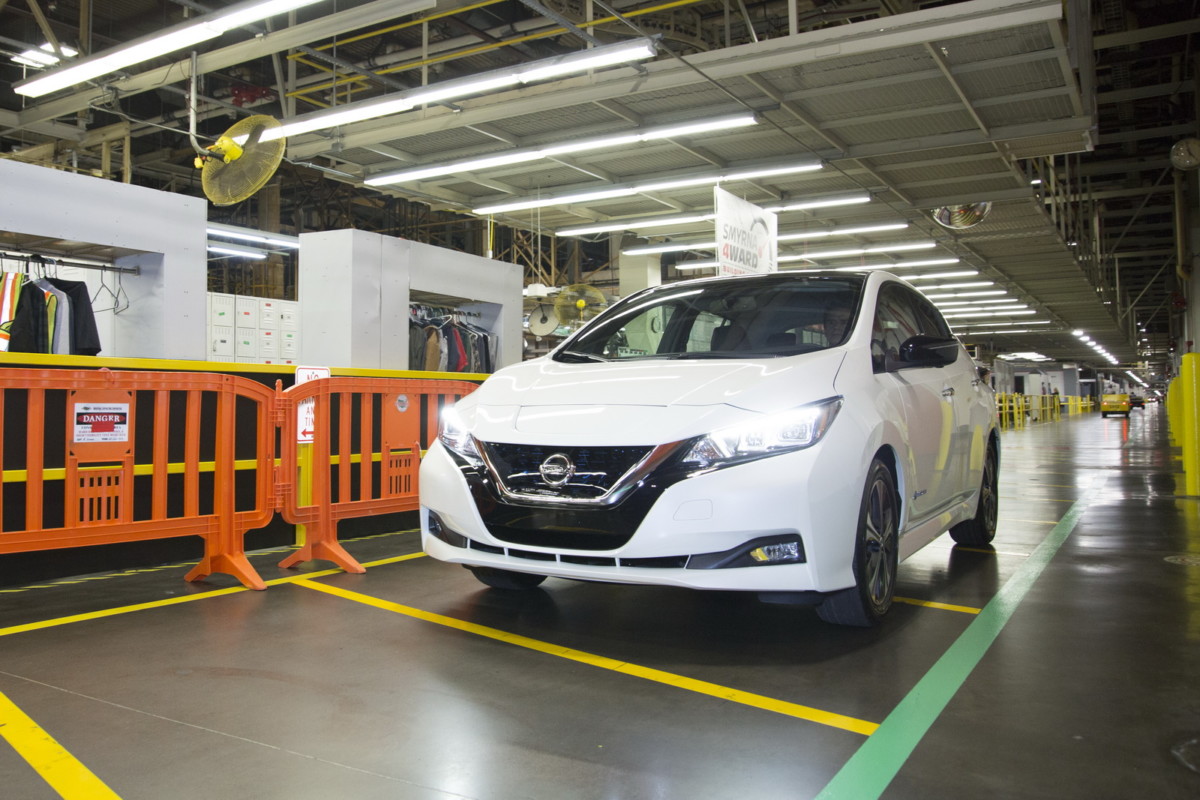 Электромобиль Nissan Leaf 2018 поступил в производство