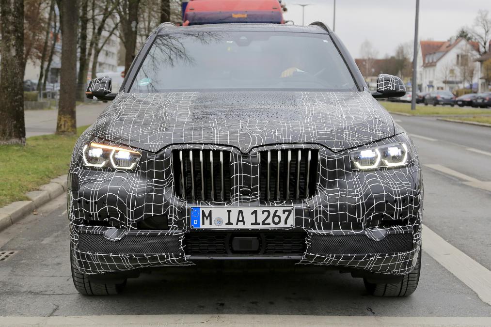Первые фото нового BMW X5 2019