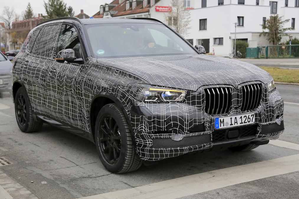 Первые фото нового BMW X5 2019