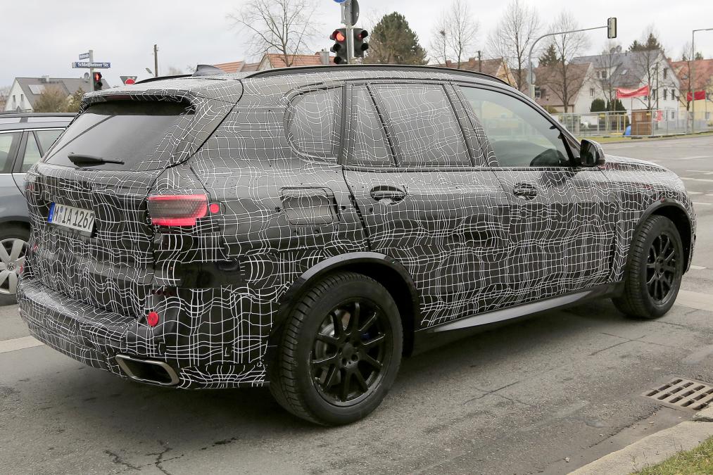 Первые фото нового BMW X5 2019