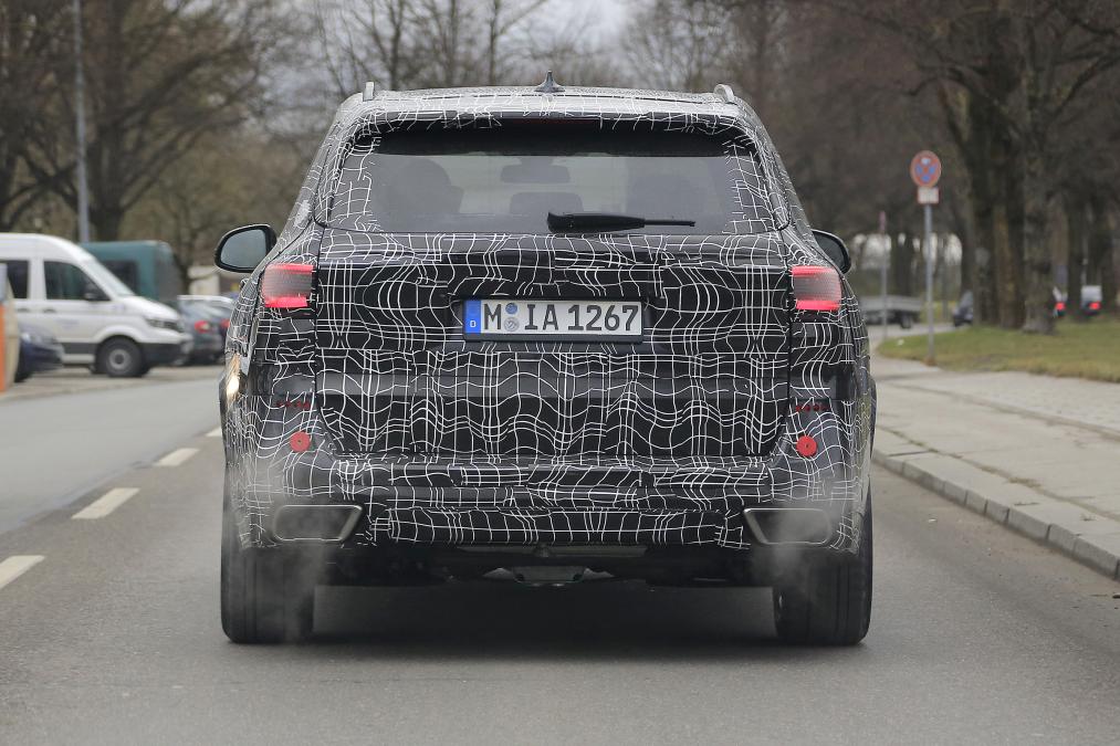 Первые фото нового BMW X5 2019