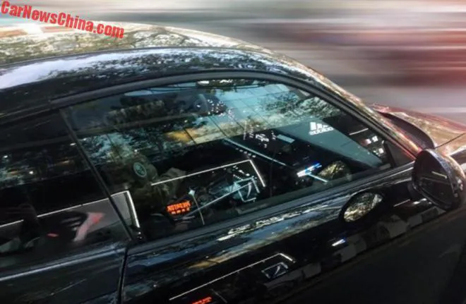 На снимках интерьера можно разглядеть виртуальную панель приборов и большой дисплей мультимедиа.