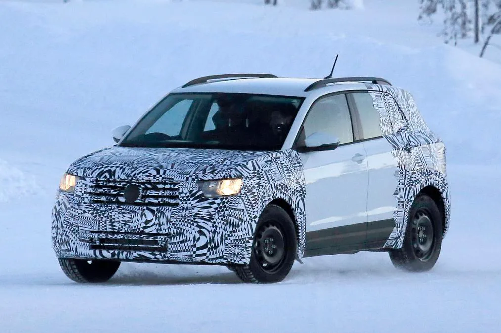 Самый маленький кроссовер Volkswagen заметили на тестах Самый маленький кроссовер Volkswagen заметили на тестах