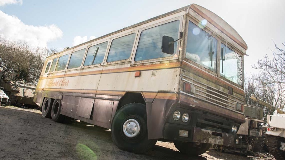 Автобус Маргарет Тэтчер продают в 200 раз дешевле начальной стоимости