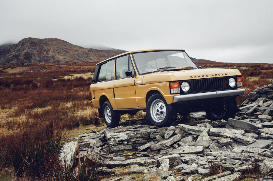 Первые официальные фото внедорожного купе Range Rover
