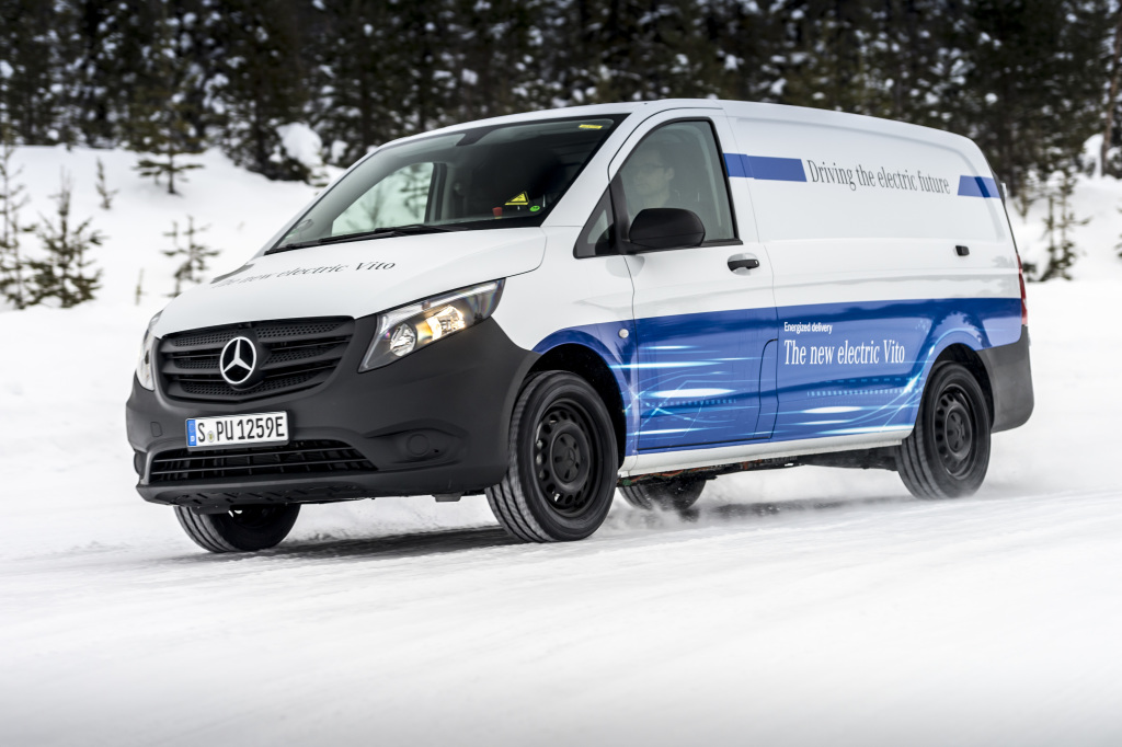 Испытания электрического Mercedes-Benz Vito возле Полярного круга, при минус 30