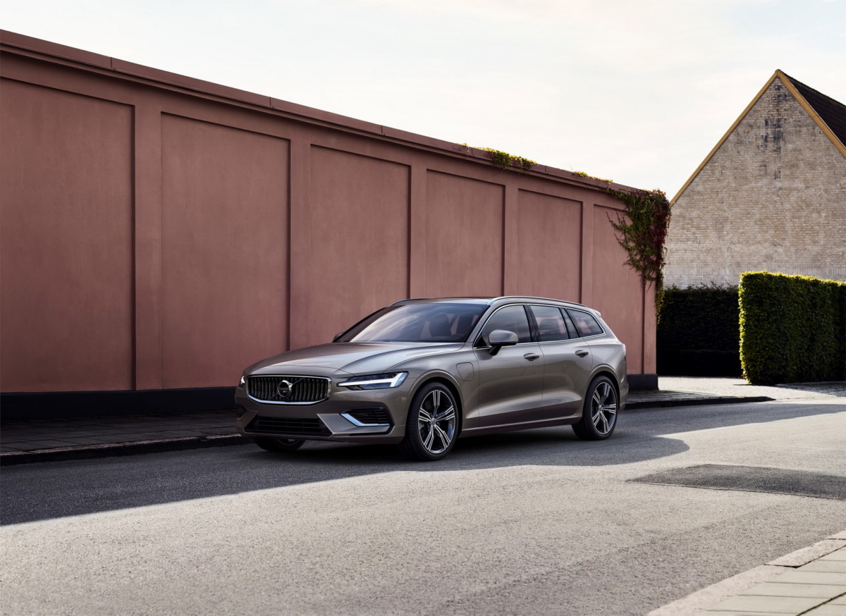 Новый Volvo V60 2019 полностью рассекречен
