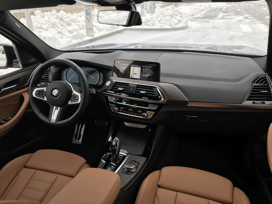Интерьер BMW X3 2018