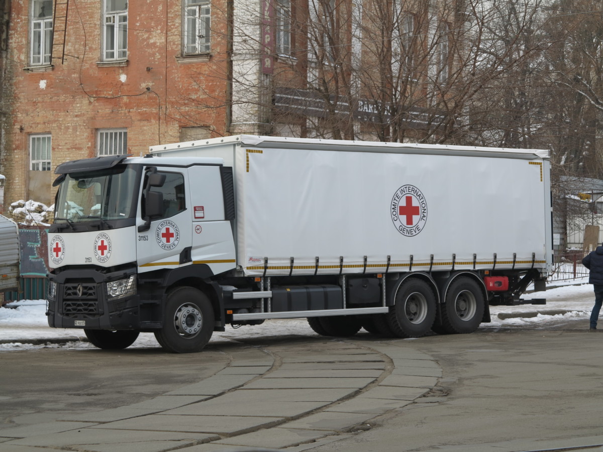 Грузовик Международного комитета Красного Креста - Renault Trucks C380 6х4