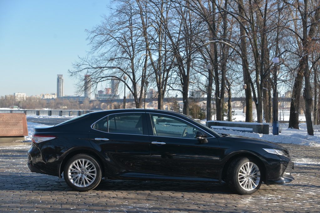 Как выглядит Toyota Camry 2018