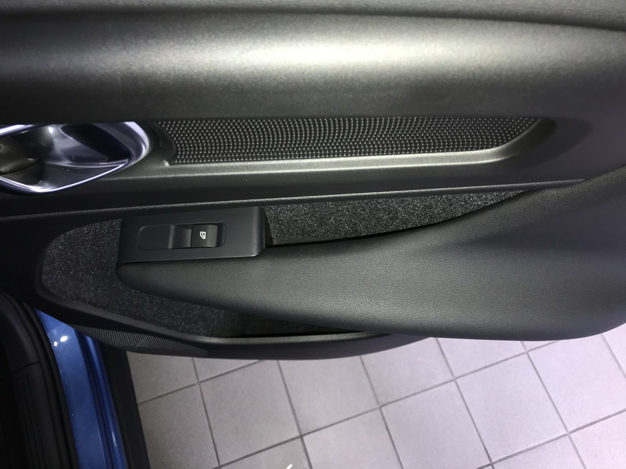 Интерьер Volvo XC40 2018