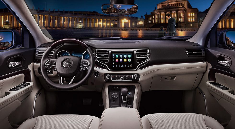 Первый семиместный кроссовер Jeep полностью рассекречен