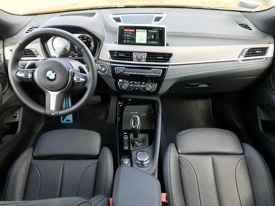 Интерьер BMW X2 2018