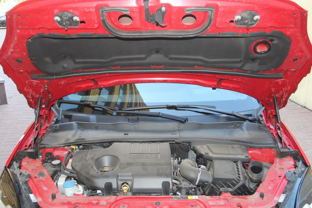 Мотор Jaguar E-PACE