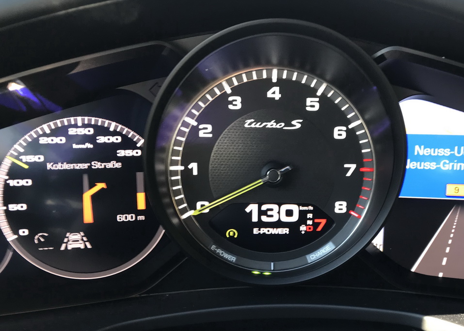 Скорость гибридного Porsche Panamera