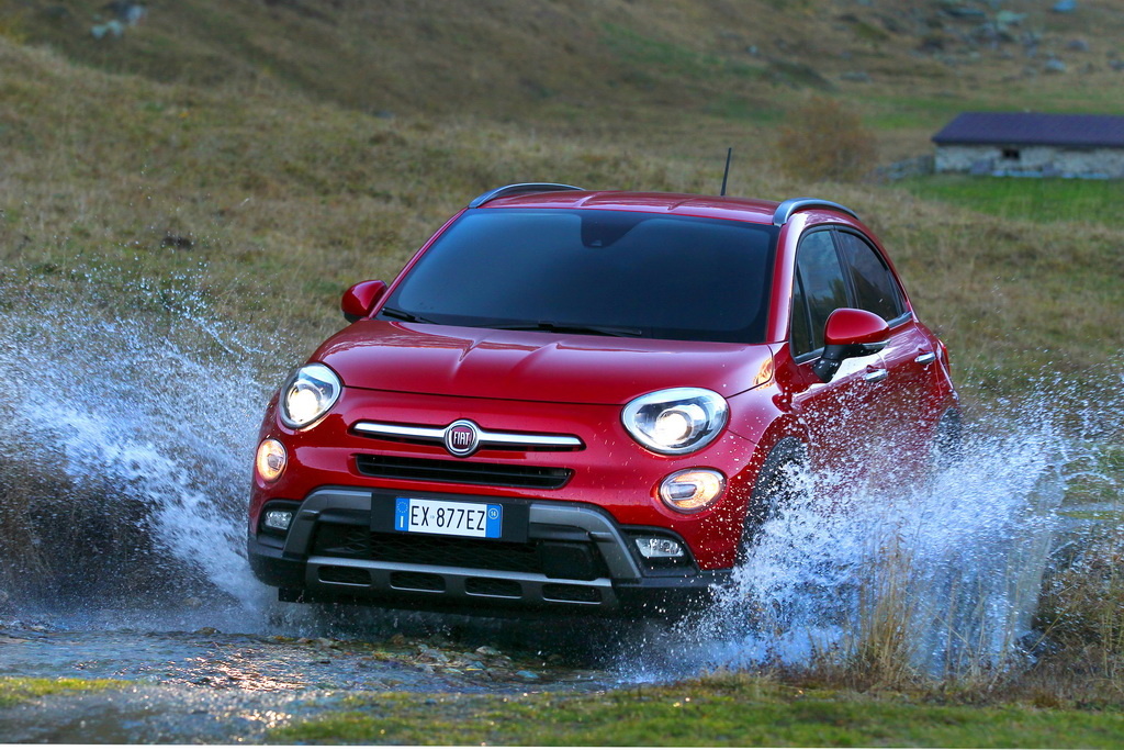 Внешность Fiat 500X вид спереди