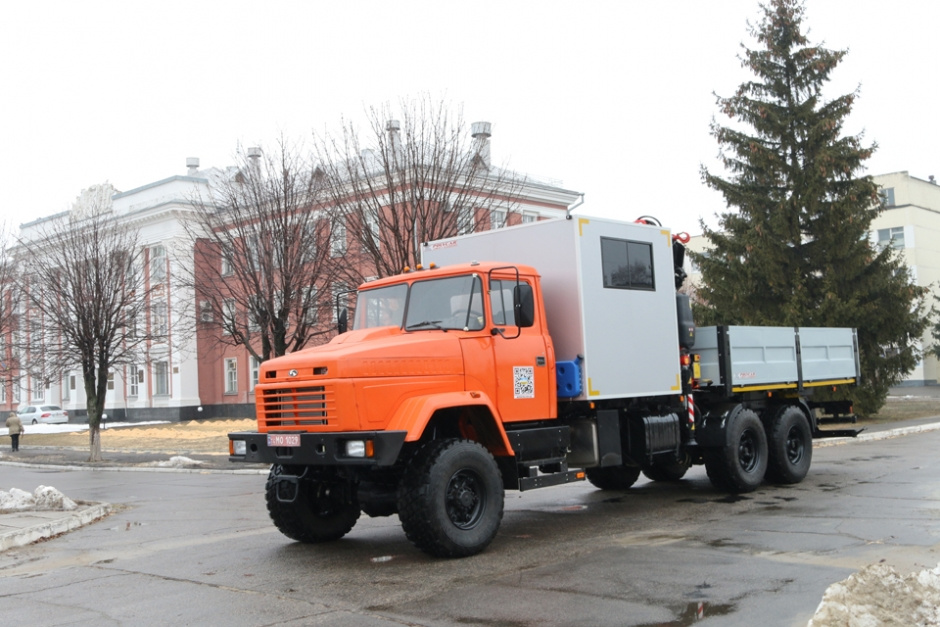 КрАЗ и Polycar представили передвижную аавторемонтную мастерскую