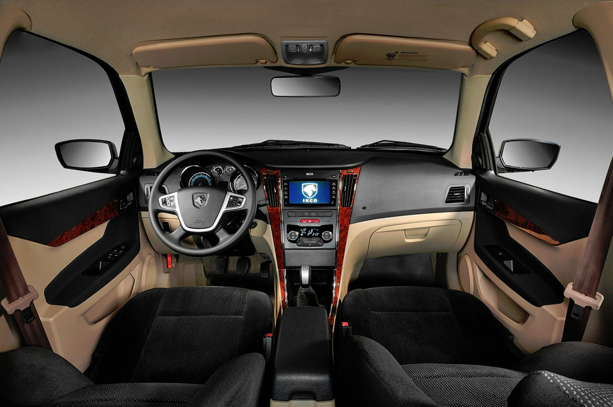 Иранские автомобили Dena - интерьер