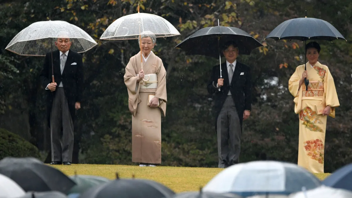 Старый и новый японский императоры. Японская королевская семья