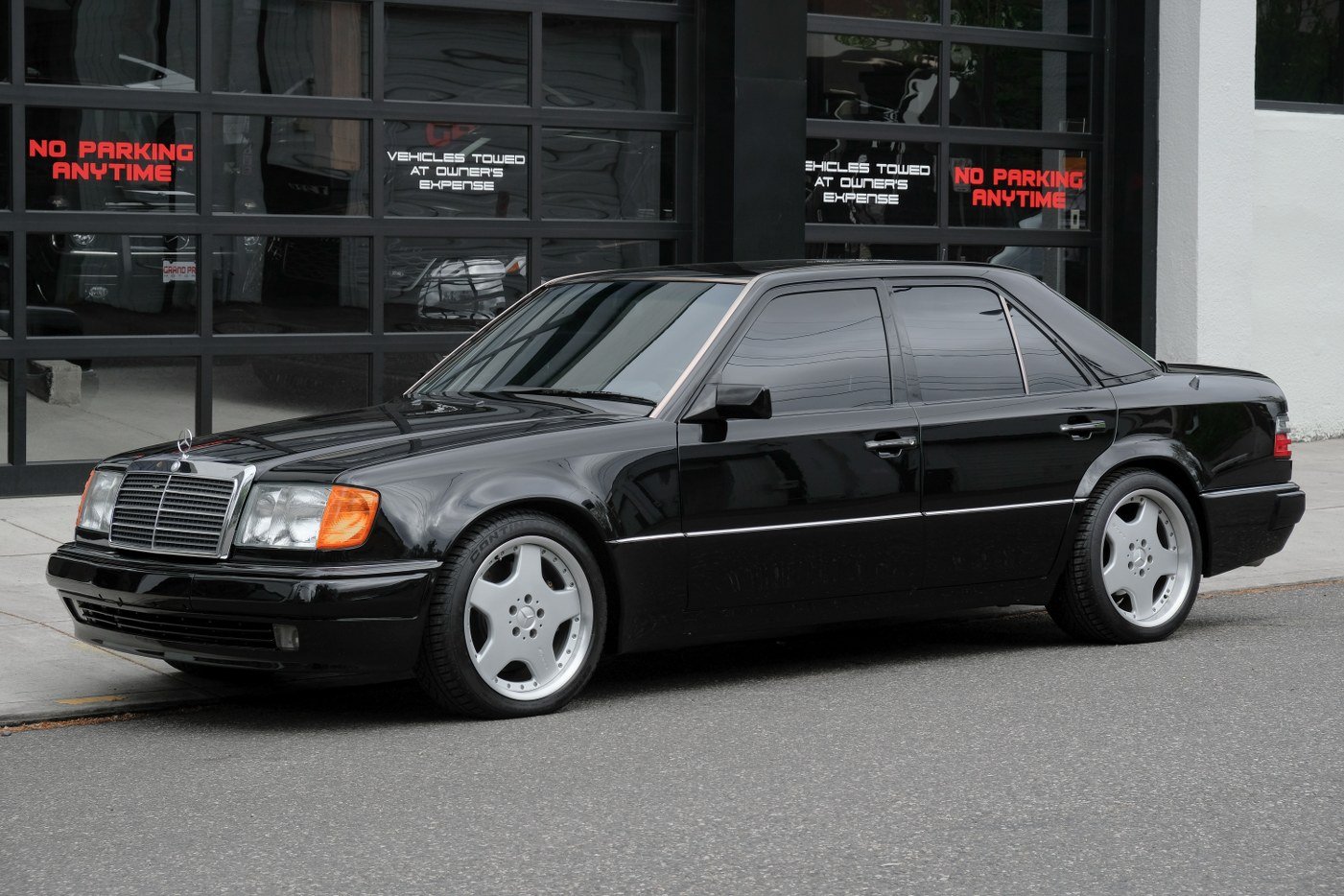 Wolf In Sheep S Clothing The Perfect Mercedes Benz E500 W124 Is Sold In The Usa Cars And Coffe