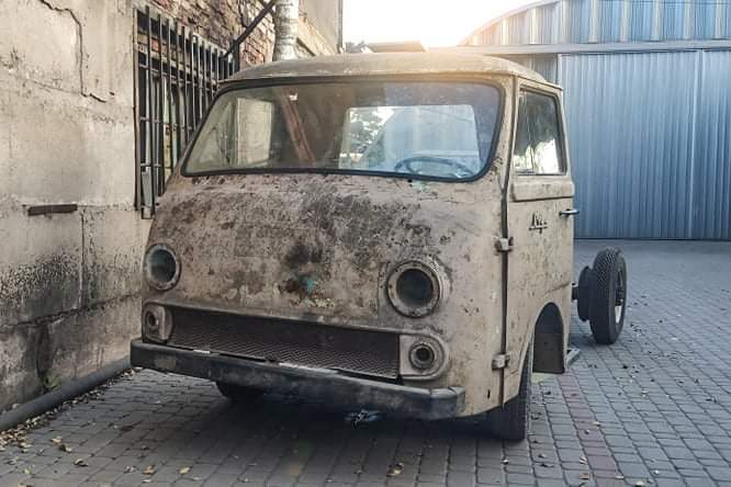 В Украине найден уникальный автомобиль РАФ-980ДМ 1