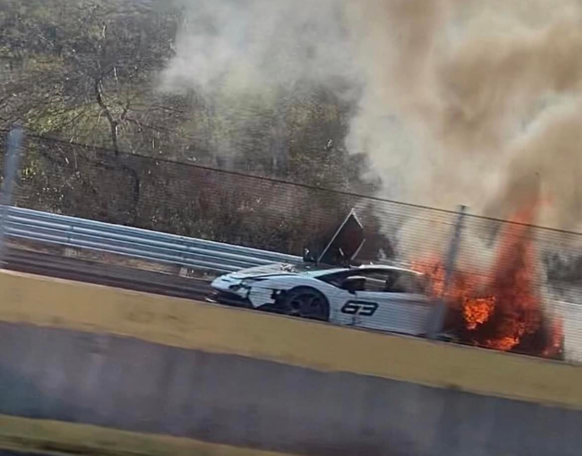 Редчайший Lamborghini Aventador сгорел дотла за считанные минуты -  Автоцентр.ua